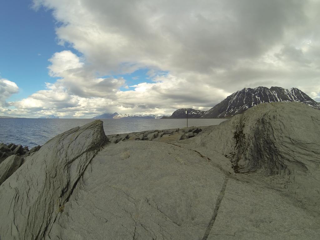 Вилла Lyngen Fjordcamp Nord-Lenangen Экстерьер фото