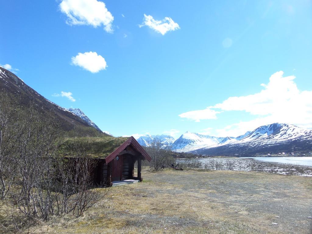 Вилла Lyngen Fjordcamp Nord-Lenangen Экстерьер фото